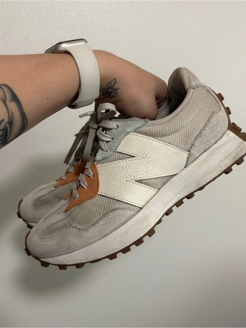 Women’s Beige and White Retro Runner New Balance Sneakers Size 8